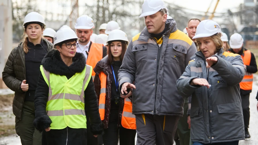 EU Commissioner Marta Kos visits DTEK thermal power plant as attacks against Ukraine’s energy system intensify