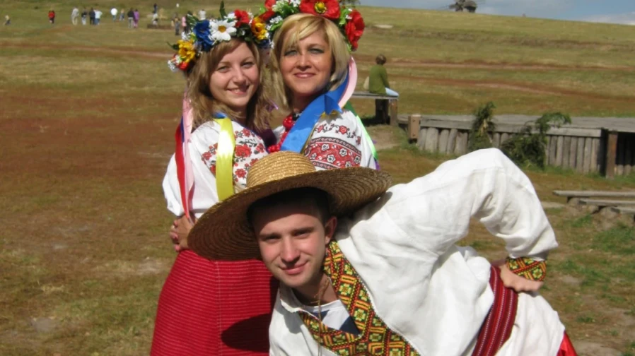 Усі бізнеси ДТЕК шанують свято вишиванки