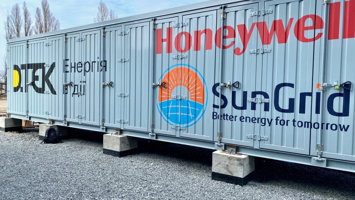 ДТЕК завершив монтаж і почав пусконалагоджувальні роботи на першій в Україні промисловій системі накопичення енергії