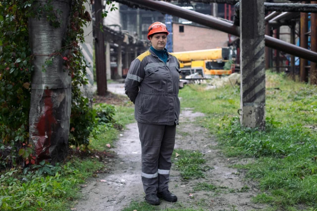 Lesia used to operate the conveyor belt at a Ukrainian energy station that brings coal to the plant's furnaces.