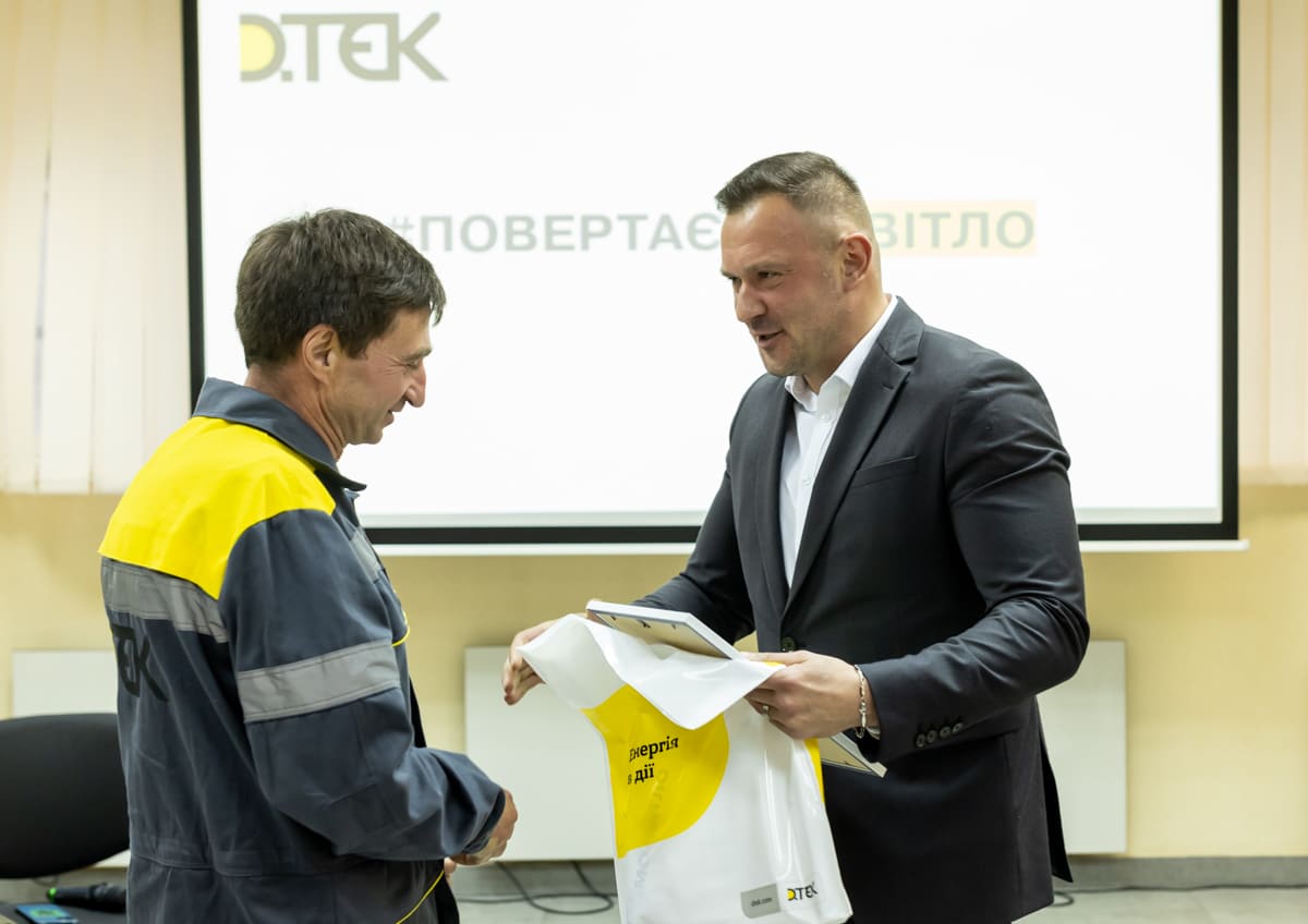 Енергетики ДТЕК Мережі отримали державні відзнаки за відновлення електропостачання від Міністерства енергетики України. Зображення 2