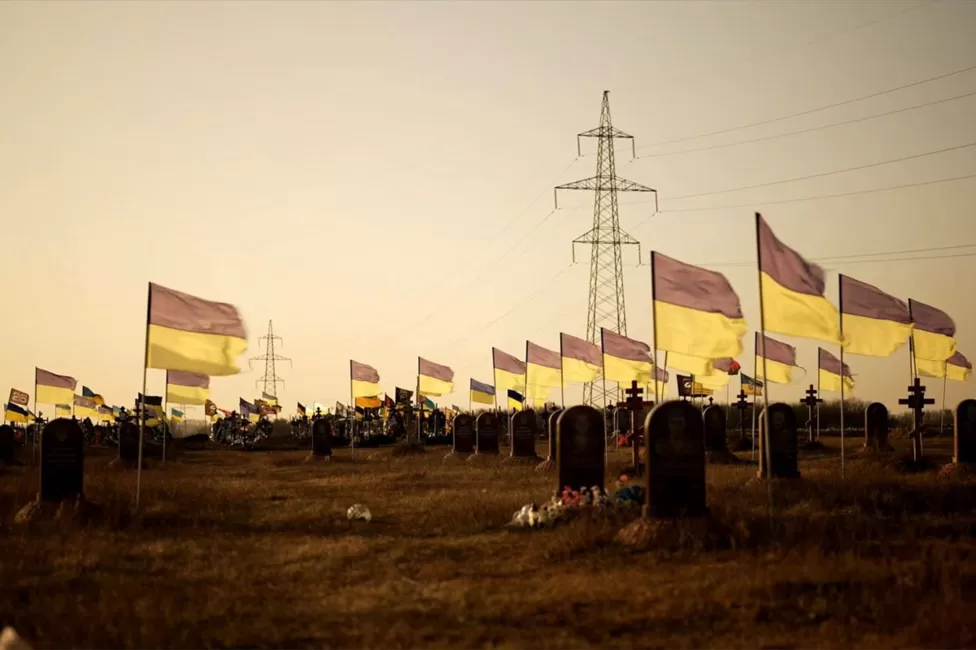 On the front line with DTEK`s engineers working to fix stricken power grid – BBC News. Picture 6