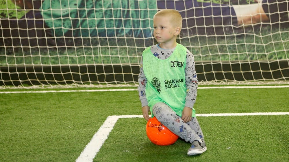 Футбол без бар’єрів: ДТЕК Мережі та Shakhtar Social відкрили в Броварах інклюзивну дитячу групу для занять футболом в рамках проєкту «Давай, грай!». Зображення 4 Футбол без бар’єрів: ДТЕК Мережі та Shakhtar Social відкрили в Броварах інклюзивну дитячу групу для занять футболом в рамках проєкту «Давай, грай!». Зображення 3