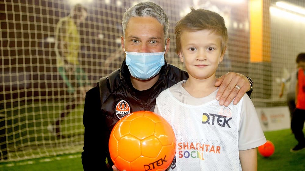 Футбол без бар’єрів: ДТЕК Мережі та Shakhtar Social відкрили в Броварах інклюзивну дитячу групу для занять футболом в рамках проєкту «Давай, грай!». Зображення 3 Футбол без бар’єрів: ДТЕК Мережі та Shakhtar Social відкрили в Броварах інклюзивну дитячу групу для занять футболом в рамках проєкту «Давай, грай!». Зображення 2