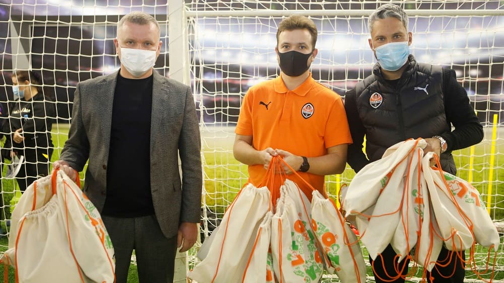 Футбол без бар’єрів: ДТЕК Мережі та Shakhtar Social відкрили в Броварах інклюзивну дитячу групу для занять футболом в рамках проєкту «Давай, грай!». Зображення 2 Футбол без бар’єрів: ДТЕК Мережі та Shakhtar Social відкрили в Броварах інклюзивну дитячу групу для занять футболом в рамках проєкту «Давай, грай!». Зображення 1