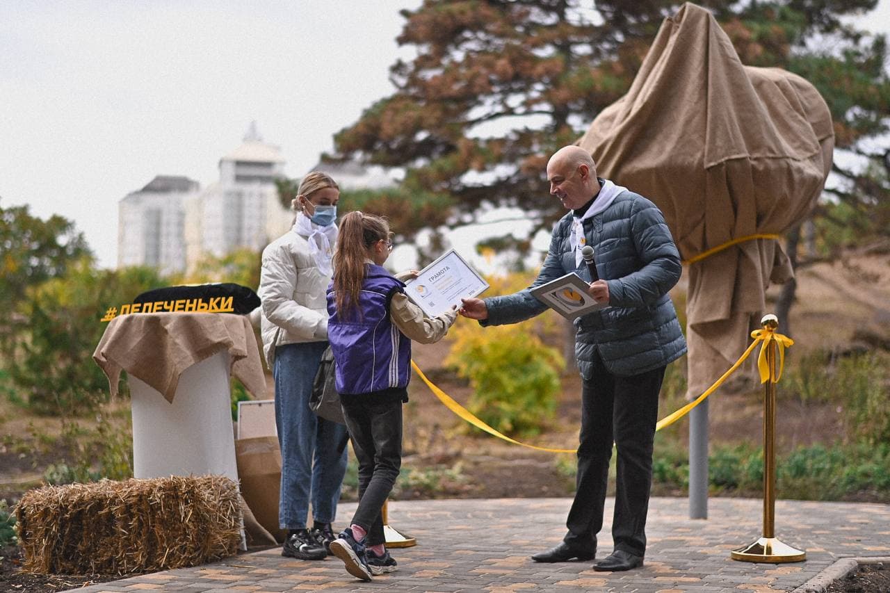 Лелеченьки, ДТЭК Сети, Одесса, Парк Победы, скульптура, аисты